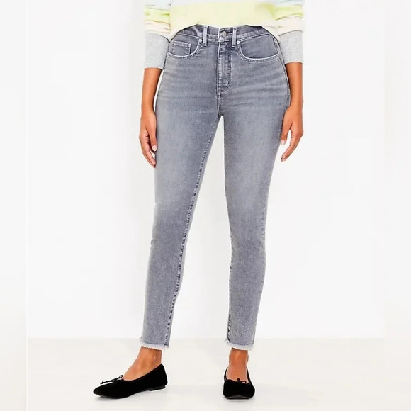 LOFT Fresh Cut Curvy Skinny Jeans, Color Light Wash Gray Size 6/28 - Picture 1 of 16